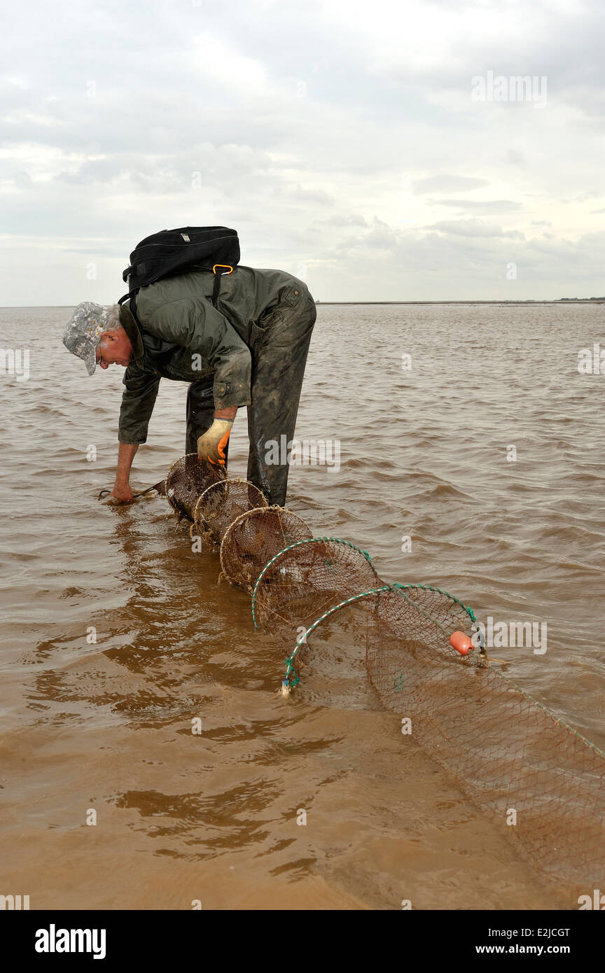 PROBABLY THE LAST OF THE OLD FYKE NET FISHERMEN IN THE HUMBER