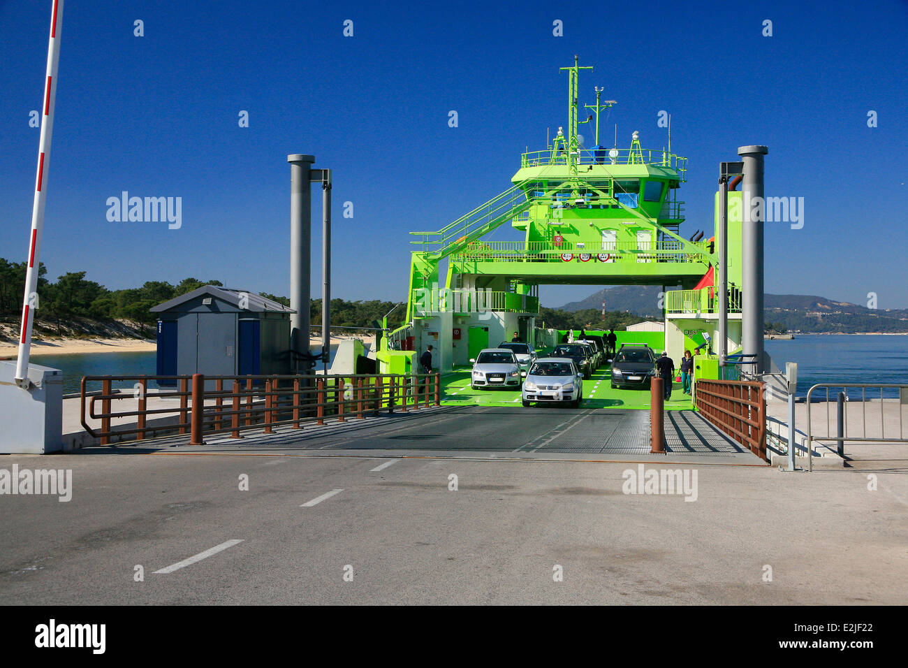 Flat bottom ferry hires stock photography and images Alamy