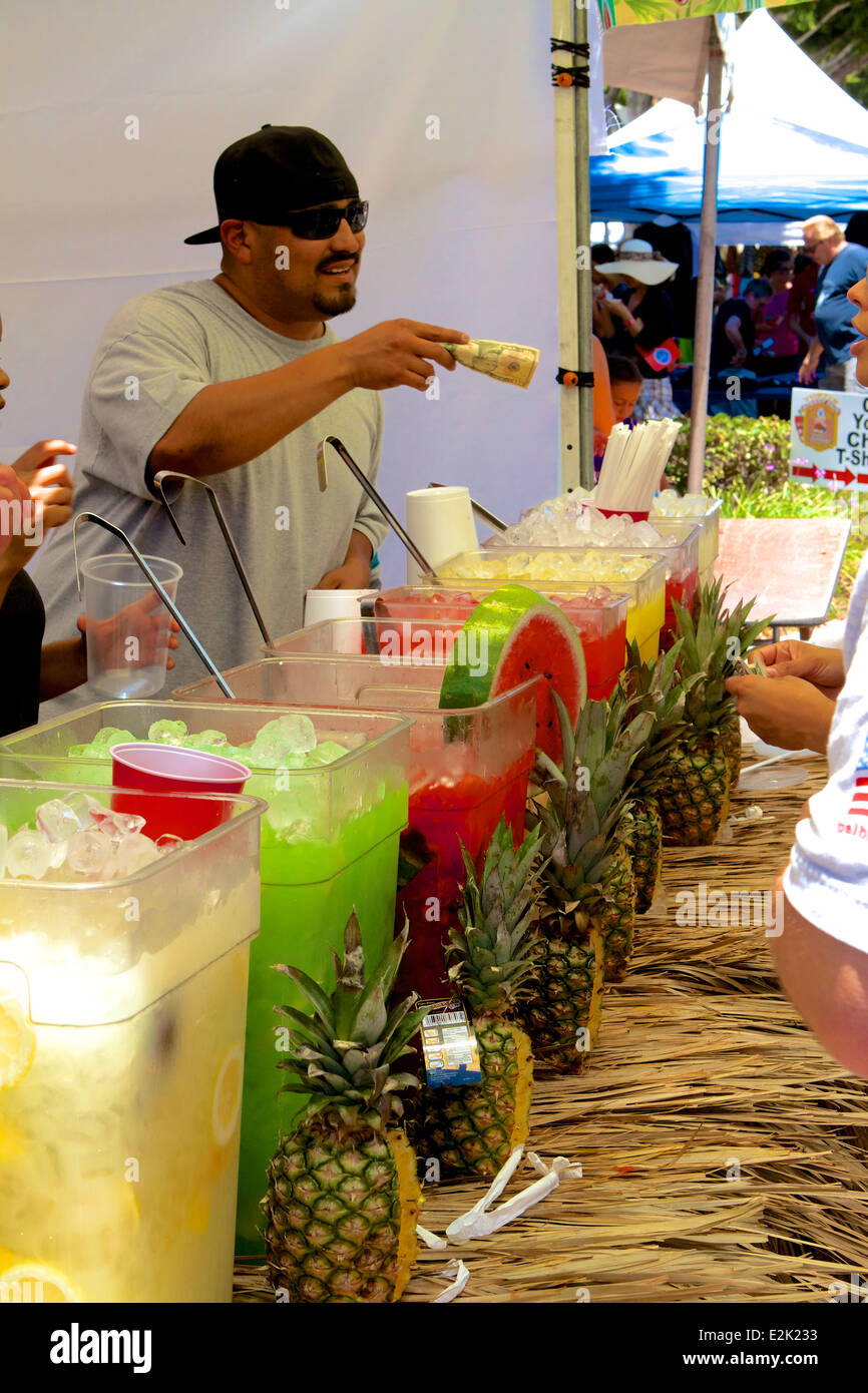 Ice cold drinks stall hires stock photography and images Alamy