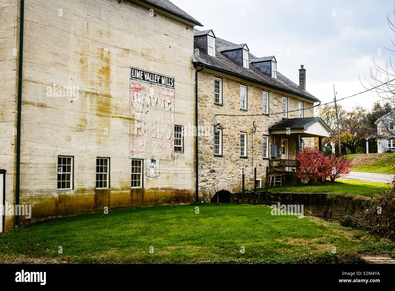 1846 Stone Mill, Lime Valley Mill, Willow Street, Pennsylvania Stock Photo Alamy