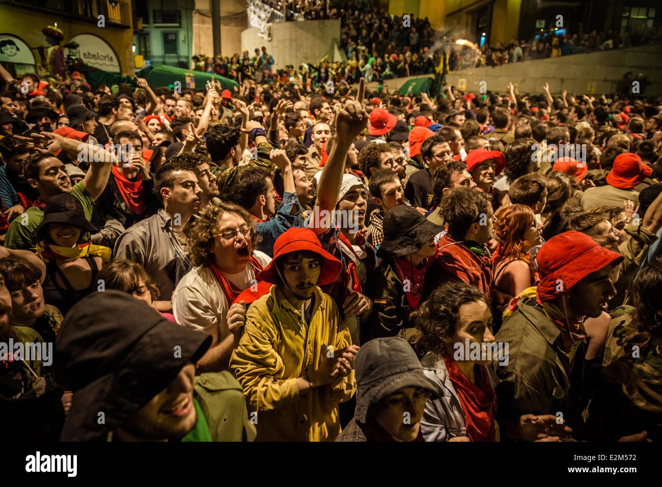 Berga, Spain. June 19th, 2014: Thousands of people dance hilarious on Berga's St. Pere's Place at the first complete Patum 2014 Credit:  matthi/Alamy Live News Stock Photo