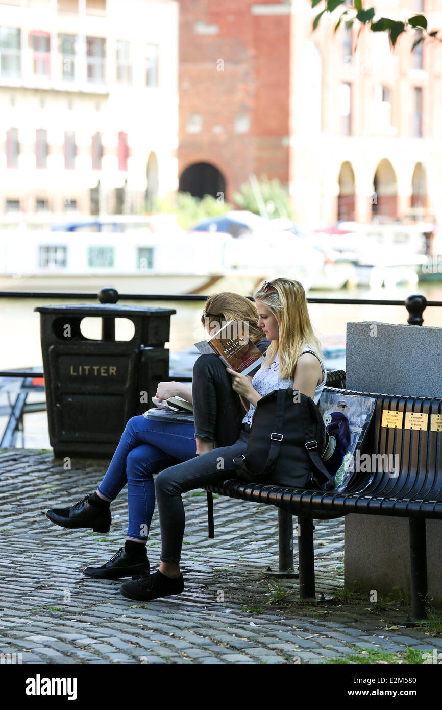 candid uk schoolgirls 