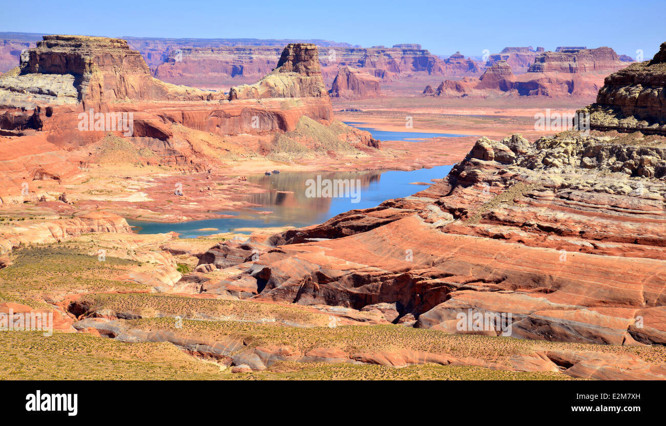 View of Gunsight Butte and Gunsight Bay of Lake Powell from Almstrom