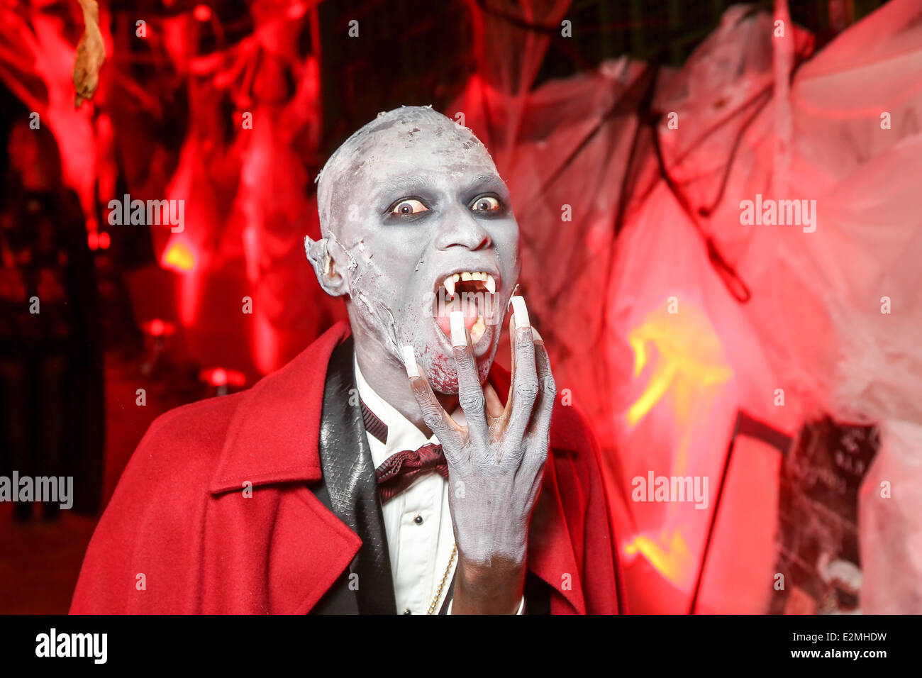 Papis Loveday Halloween Black And Blood Ball 2013 Im La Villa Im