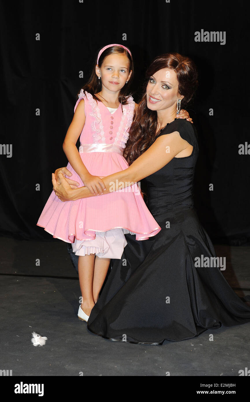 Charlotte Ella Gottova, Katerina Brozova in the backstage of Broadway Stock  Photo - Alamy