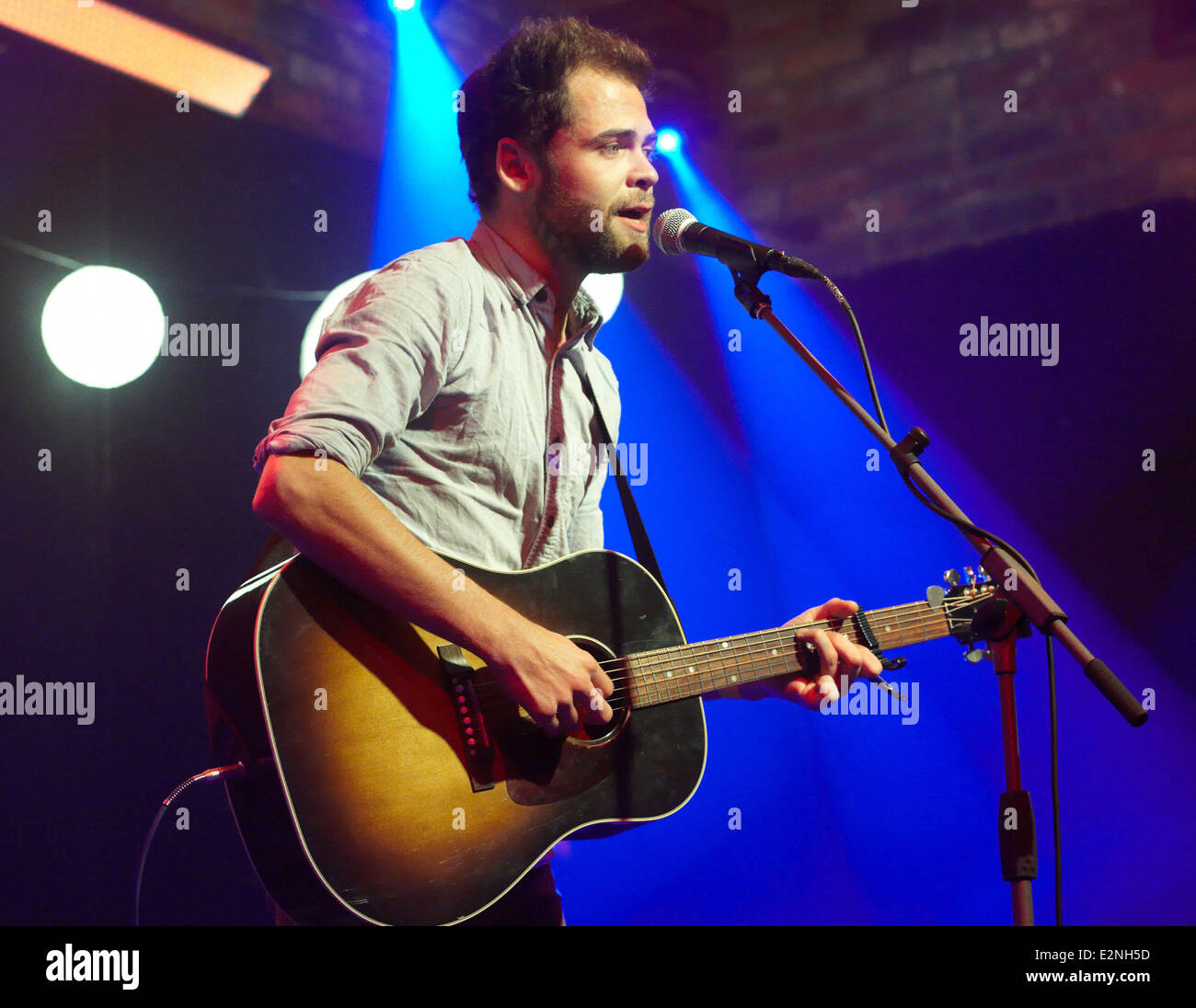 Passenger Performs Live At The Brook Featuring Mike Rosenberg Where
