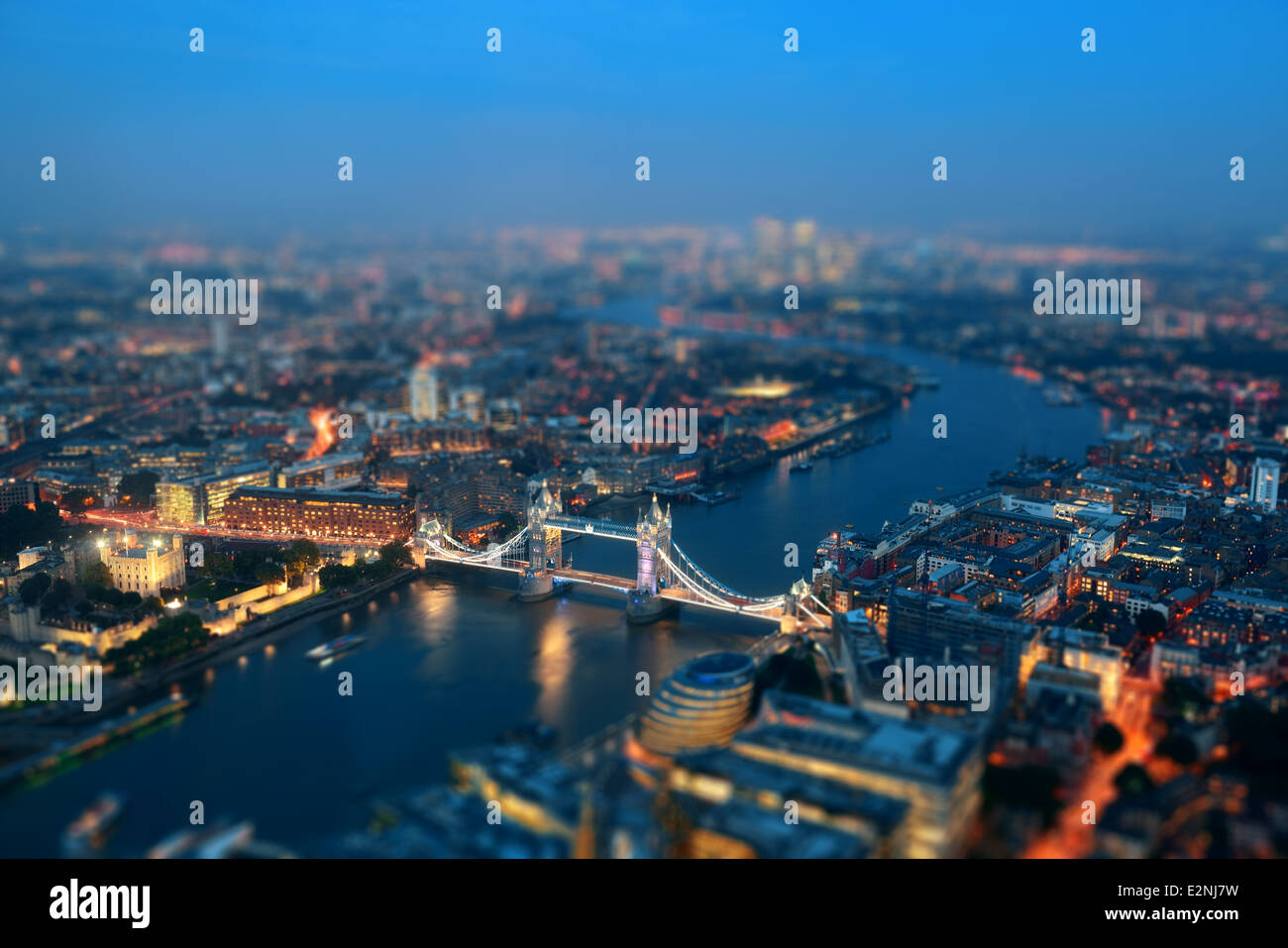 London street at night hi-res stock photography and images - Alamy
