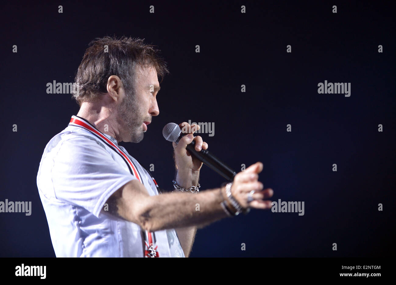 Paul Rodgers performing with his band at Hard Rock Live in Hollywood  Featuring: Paul Rodgers Where: Hollywood, Florida, United States When: 16 Jan 2013 Stock Photo