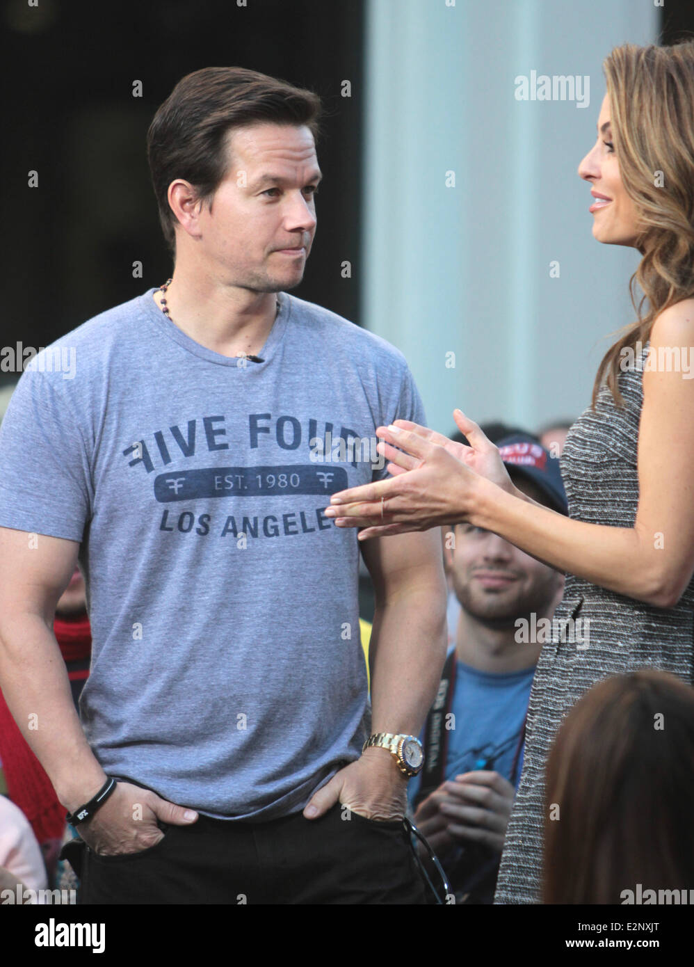 Mark Wahlberg at the Grove on EXTRA TV Show Featuring: Mark Wahlberg Where:  Los Angeles, California, United States When: 18 Jan 2013 Stock Photo - Alamy