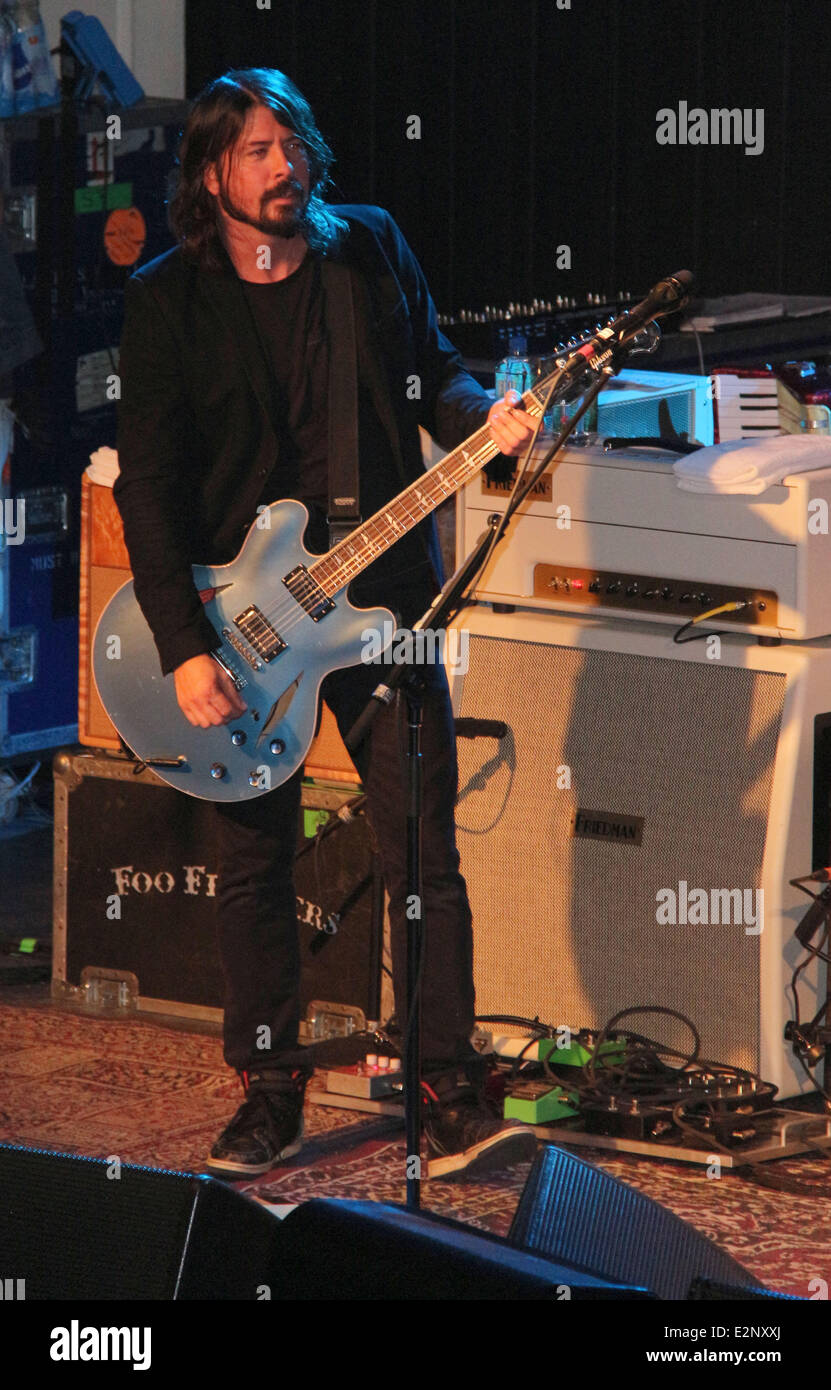 Sound city dave grohl hires stock photography and images Alamy