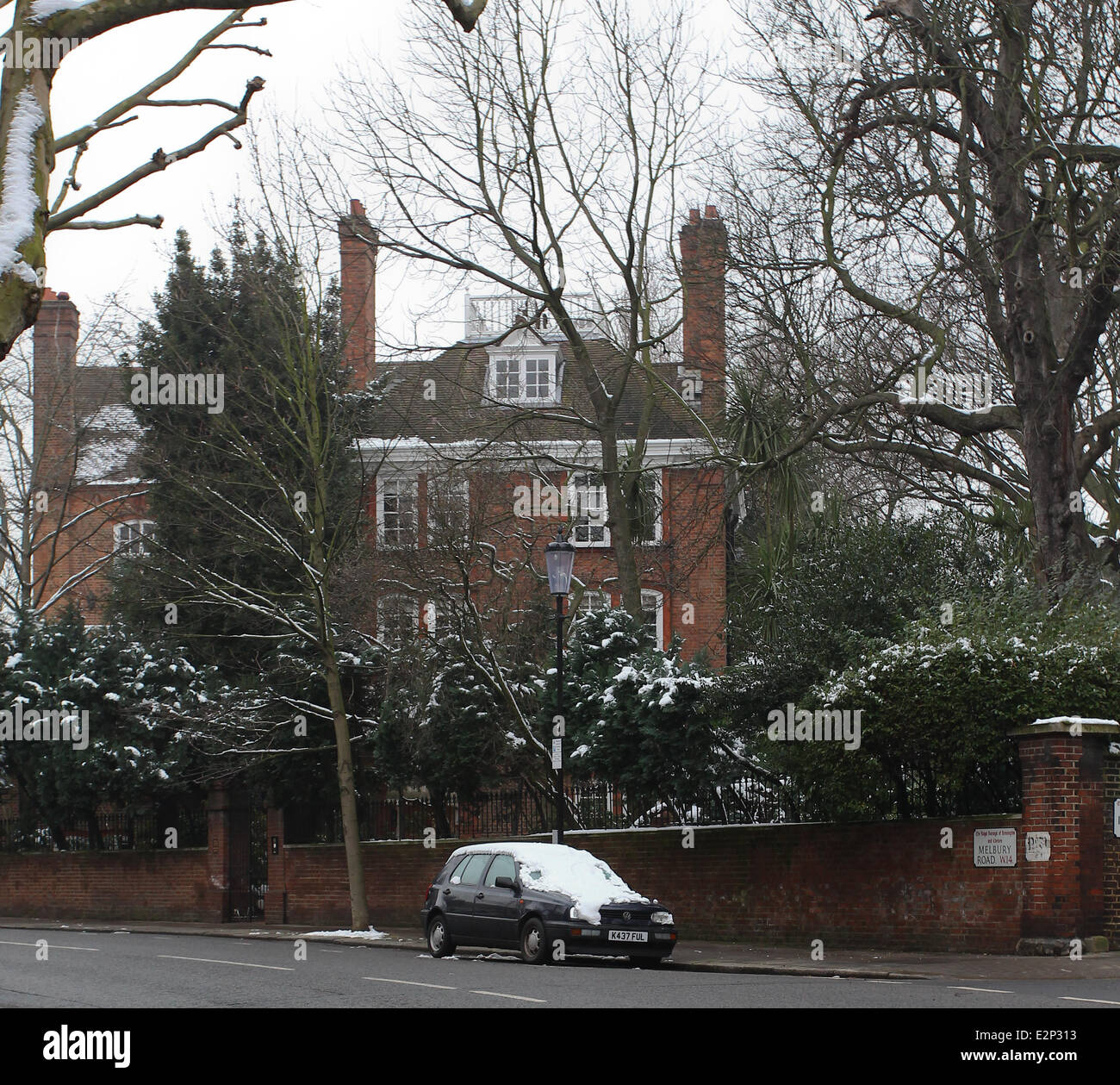 London, UK, 19th March 2022. Demonstrators gathered outside a mansion in  Holland Park owned by Russian oligarch Vladimir Yevtushenkov (aka  Evtushenkov), owner of Kronshtadt, part of Sistema Group, which the  protesters say