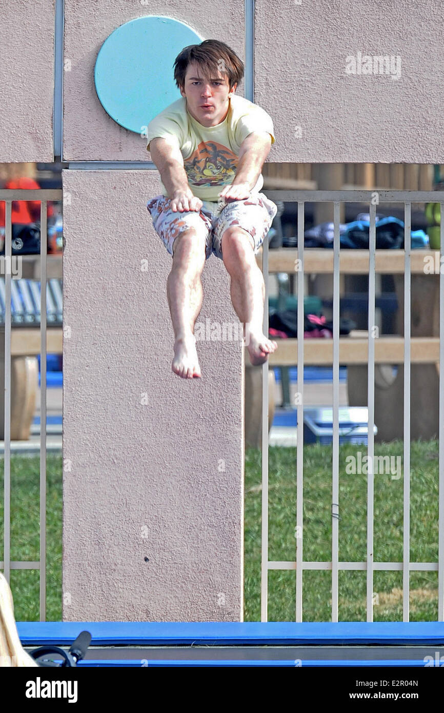 Celebrities practice their dives for the upcoming ABC show 'Splash ...