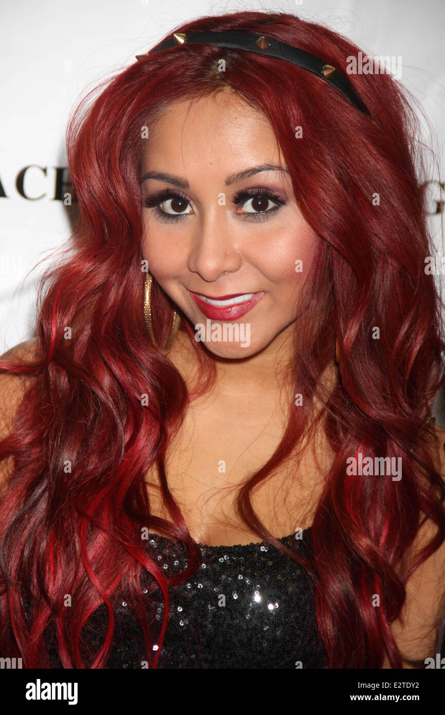 Nicole "Snooki" Polizzi launches a new tanning lotion at Beach Bum Tan  Featuring: Nicole "Snooki" Polizzi Where: Saddlebrook , New Jersey, United  States When: 23 Feb 2013 Stock Photo - Alamy