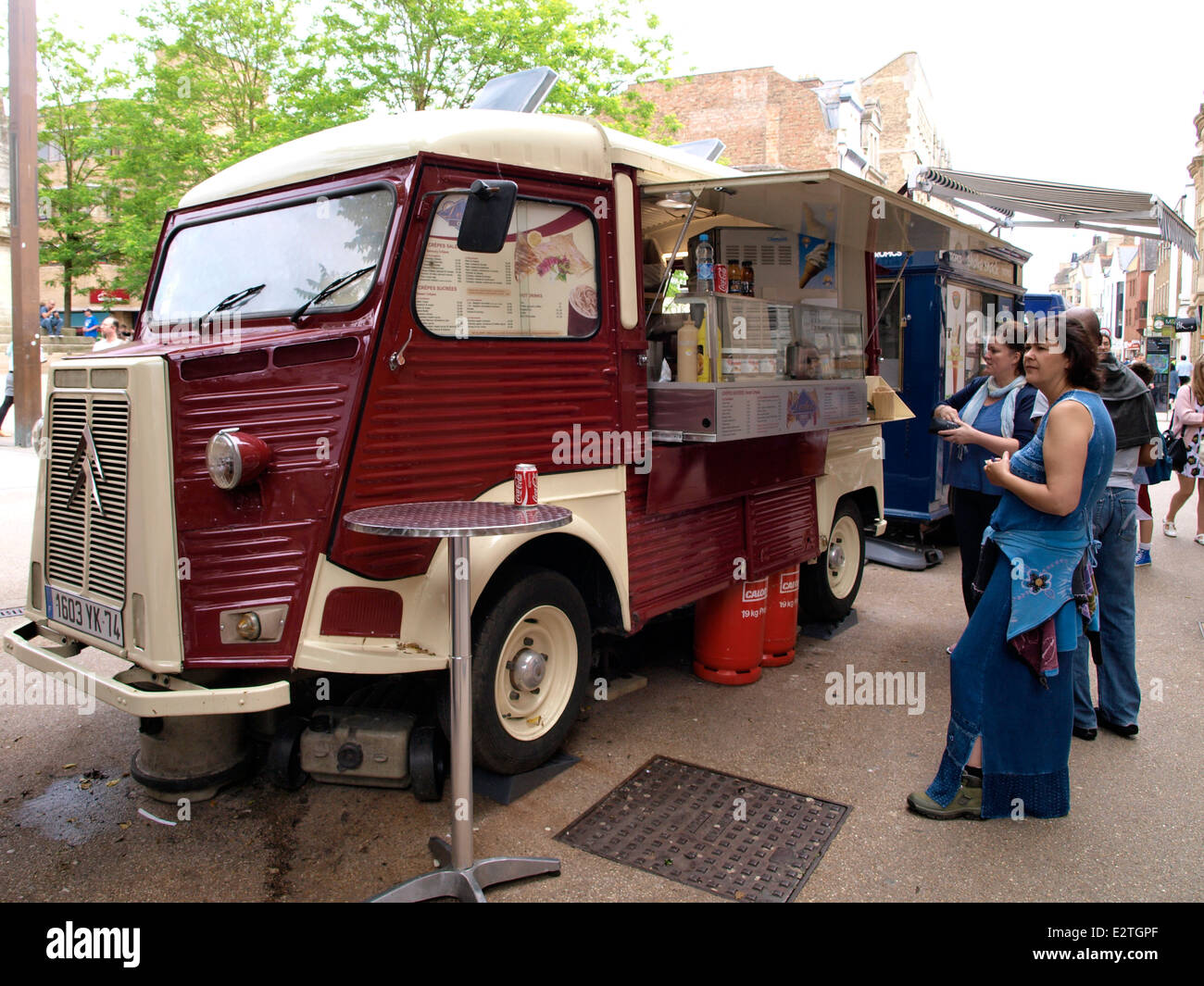 Old french van hi-res images - Alamy