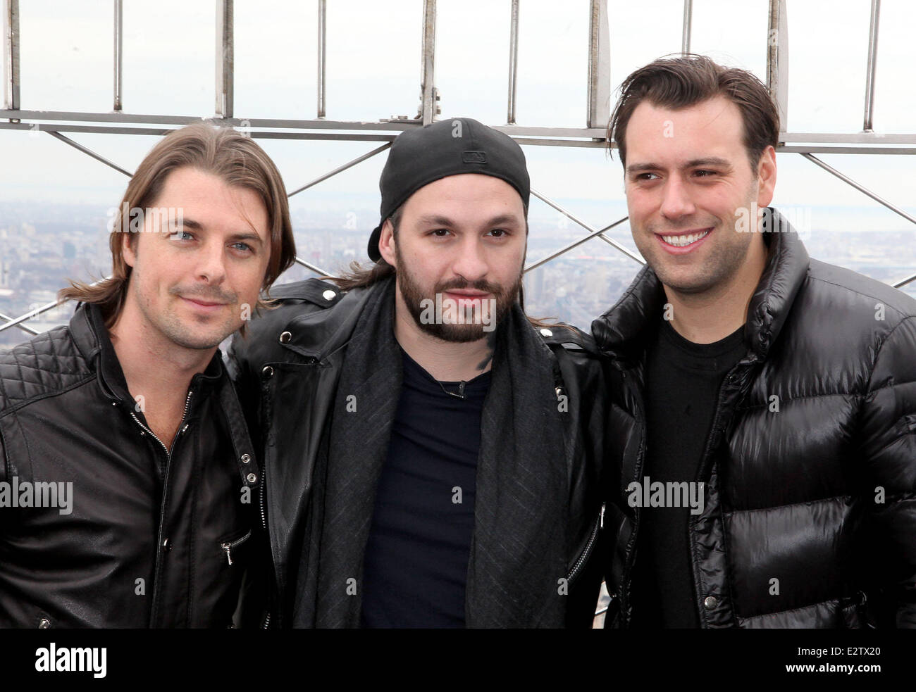 Swedish House Mafia light the Empire State Building yellow and blue ...