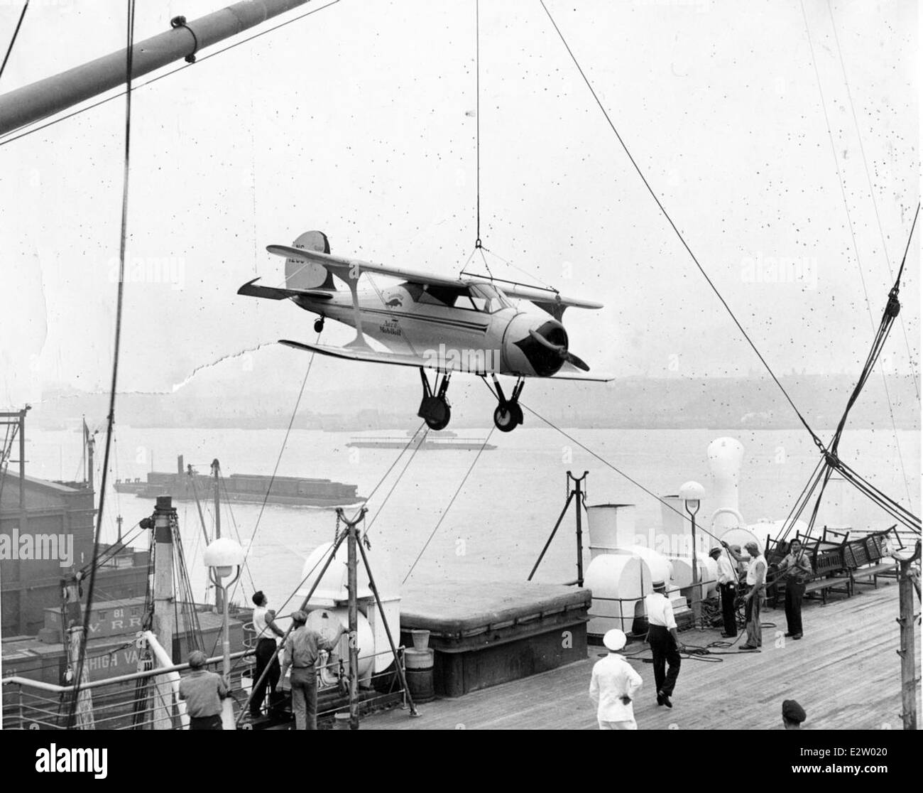 Beechcraft staggerwing hires stock photography and images Alamy