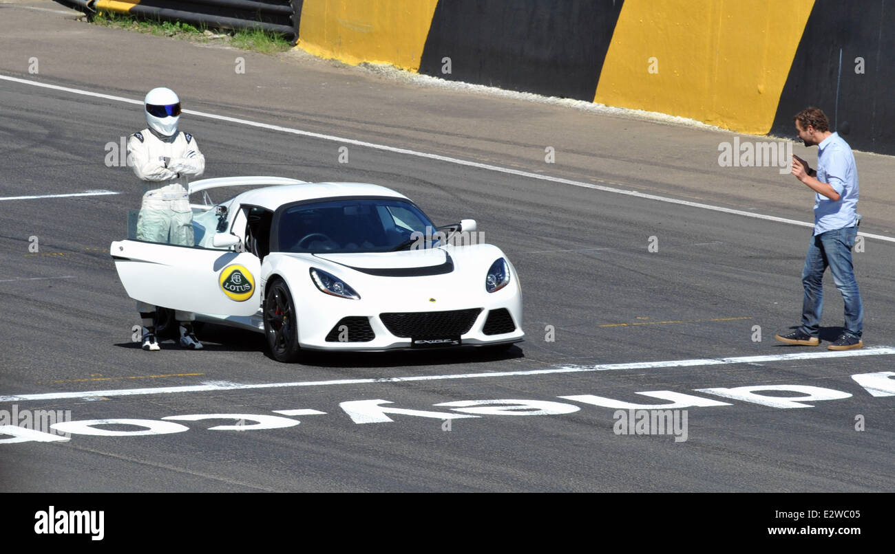 Produkt Perioperativ periode Preference Top Gear Festival 2013 at the Motorsport Park Featuring: The Stig stand  besides the new Lotus Exige S Where: Sydney, Australia When: 08 Mar 2012  Stock Photo - Alamy