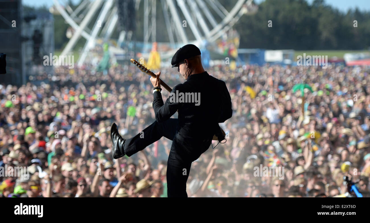 Neuhausen ob Eck, Germany, 20 June 2014. The Irish-US american folk punk rock band 'Flogging Molly' perform at the Southside Festival in Until the 22 June 2014 60 000 visitors are expected and around 100 bands will perform. Credit:  dpa picture alliance/Alamy Live News Stock Photo