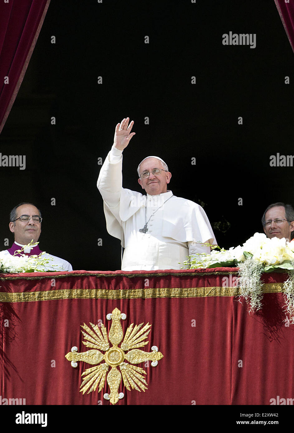 Pope Francis I delivers his Urbi et Orbi message from St Peter's Square on  Easter Sunday Featuring: Pope Francis I Where: Vatic Stock Photo - Alamy