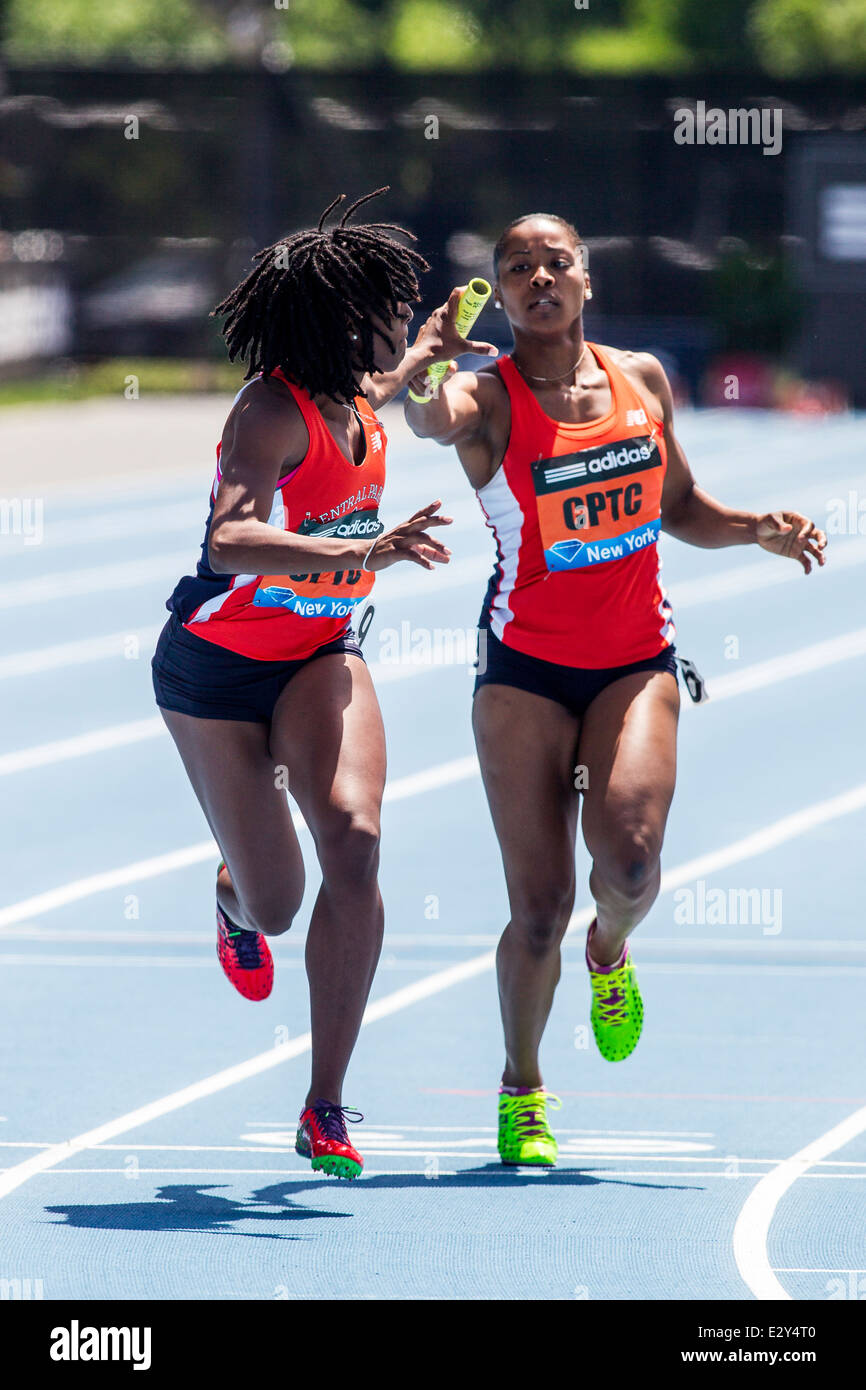 Women's Metro 4X400M Relay at the 2014 Adidas Track and Field Grand