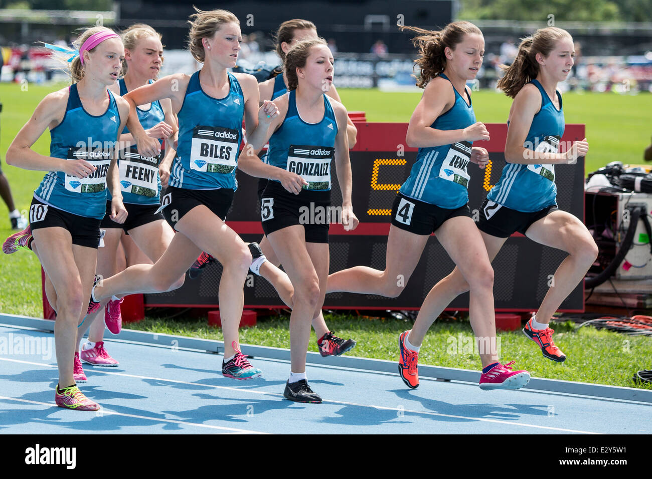 Adidas Girls' Dream Mile at the 2014 Adidas Track and Field Grand Prix  Stock Photo - Alamy