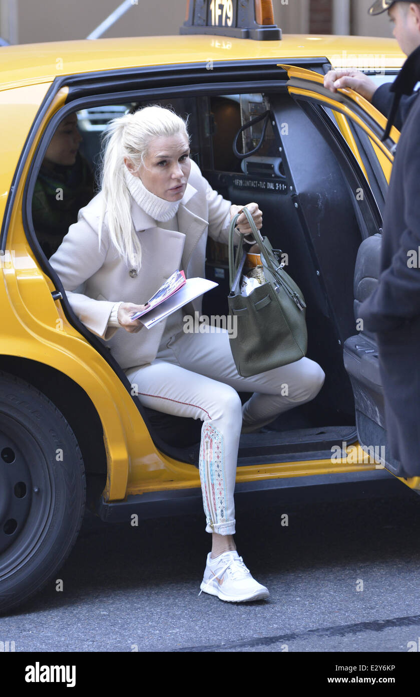 The Real Housewives of Beverly Hills' star Yolanda Foster and her daughter  Gigi Hadid seen out and about in Manhattan Featuring: Yolanda Foster,Gigi  Hadid Where: New York City, New York , United