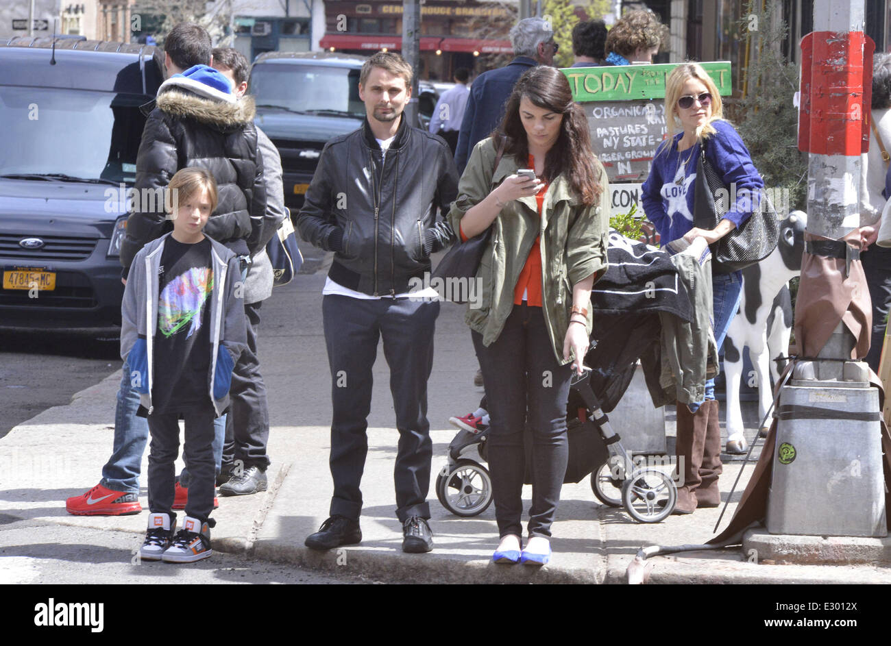 Kate Hudson takes her son Bingham Hawn Bellamy out in a stroller and head for lunch with family at Bubby's restaurant in Manhattan  Featuring: Kate Hudson,Matt Bellamy,Bingham Bellamy,Ryder Robinson Where: New York City, NY, United States When: 17 Apr 201 Stock Photo