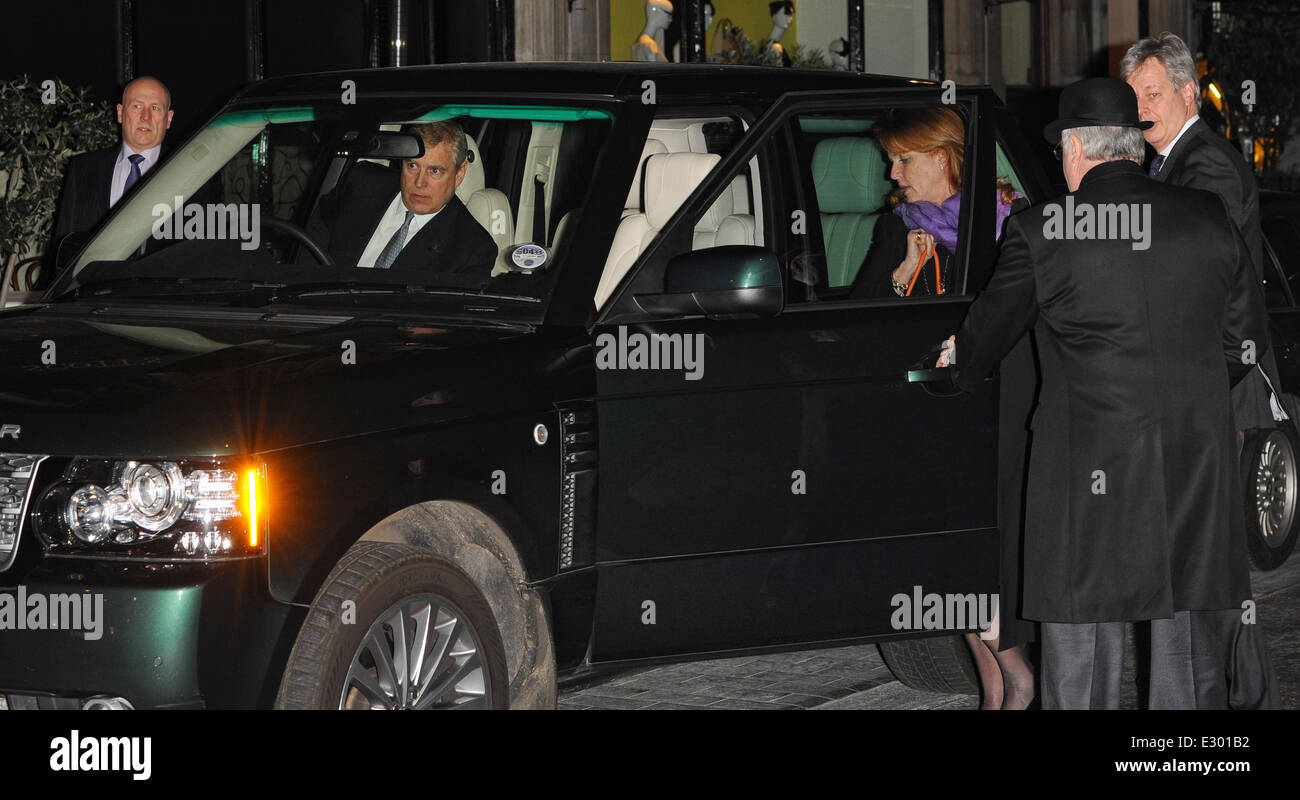 Paparazzi royals range rover hi-res stock photography and images - Alamy
