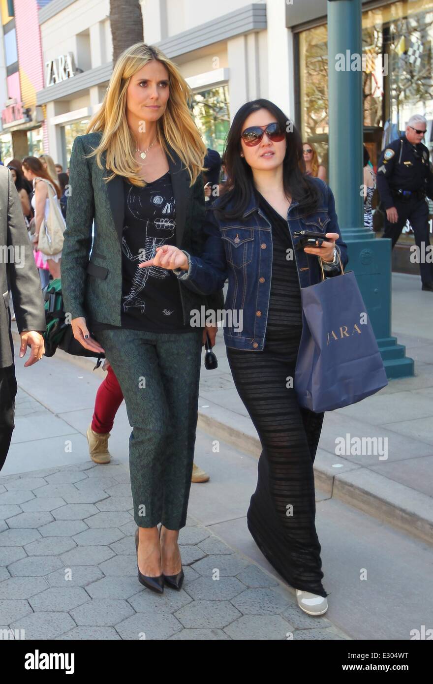 Heidi Klum filming with Judah Friedlander on Third Street Promenade in