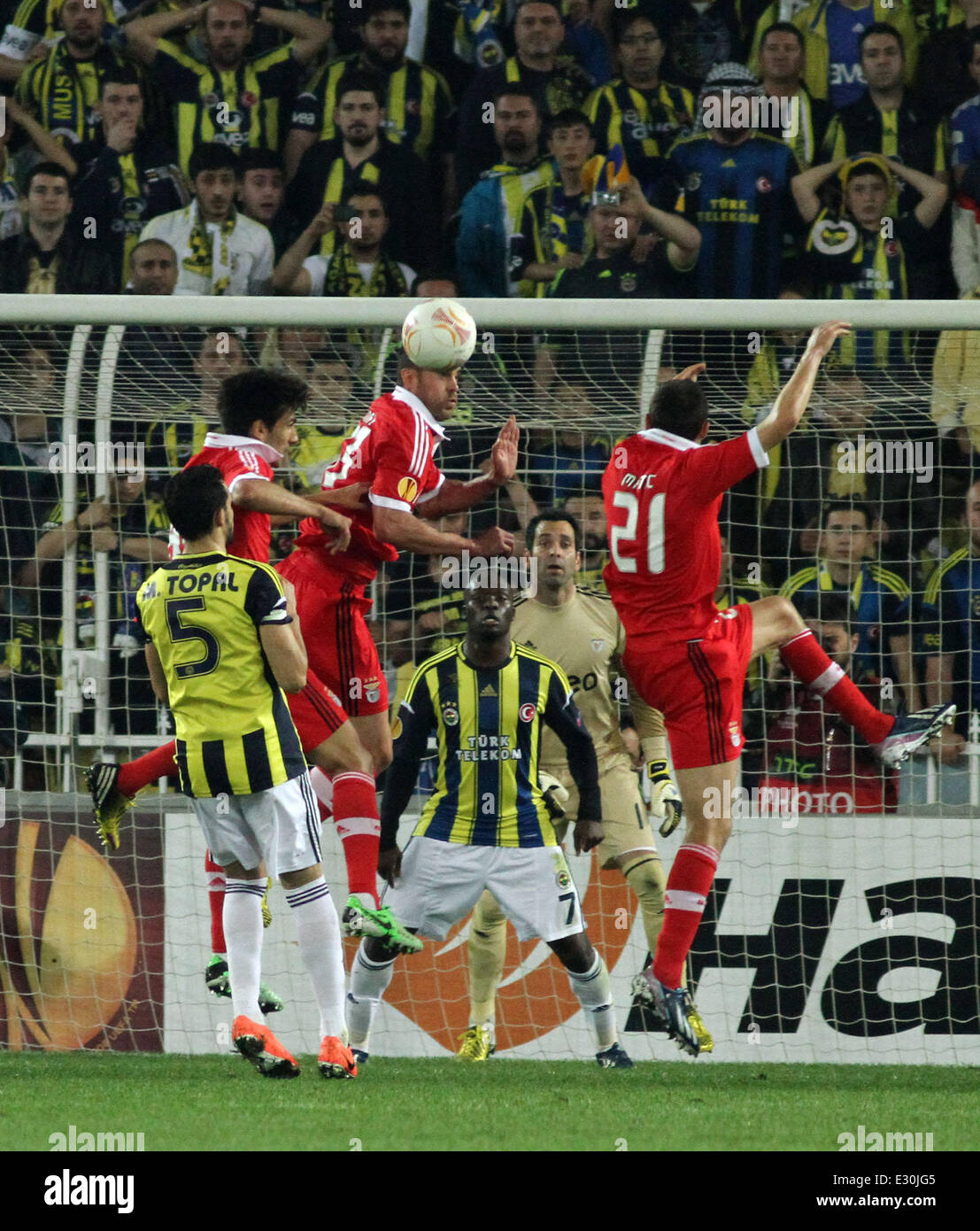 UEFA Europa League semi-final football match between Fenerbahce and Benfica  at Sukru Saracoglu stadium Final score: Fenerbahce 1 ; Benfica 0 Featuring:  Moussa Sow,Fenerbahce Where: Istanbul, Turkey When: 25 Apr 2013 Stock Photo  - Alamy