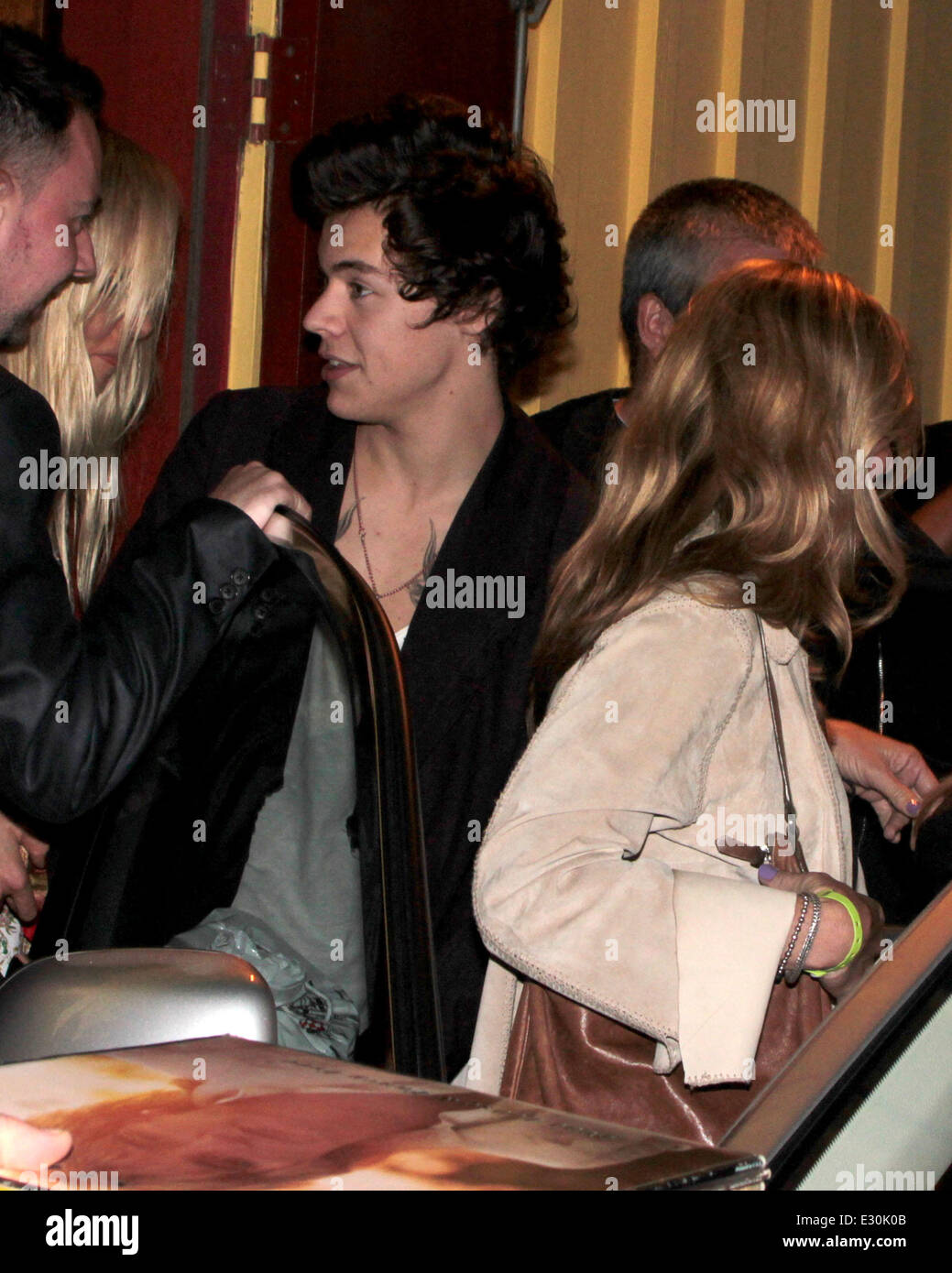 Harry Styles leaving Dan Tana's Restaurant after having dinner with Rod  Stewart Featuring: Harry Styles Where: West Hollywood, CA, United States  When: 26 Apr 2013 Stock Photo - Alamy