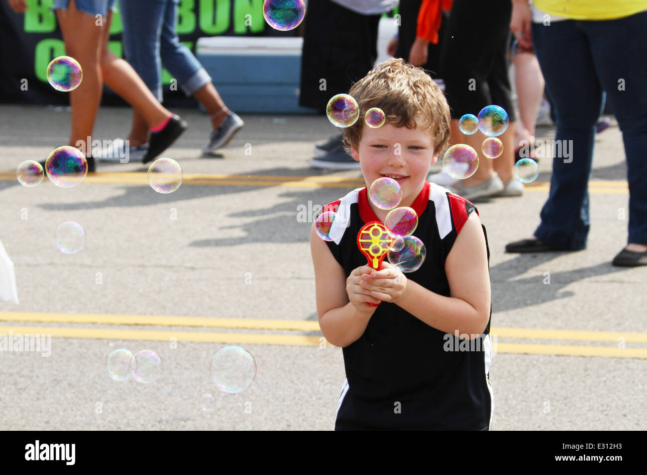 Bubble shooter hi-res stock photography and images