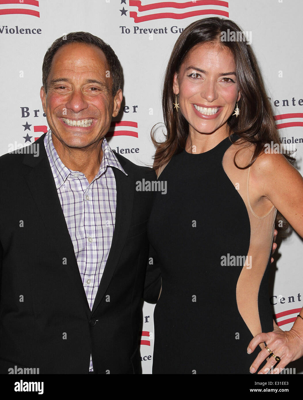How Tall Is Harvey Levin