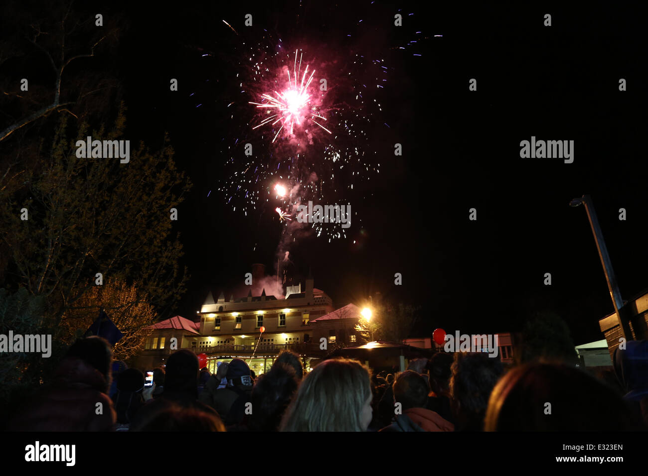 Katoomba, Blue Mountains, NSW, Australia. 21 June 2014. Crowds gather outside the Carrington Hotel in Katoomba in the Blue Mountains to watch the fireworks at the end of the Winter Magic Festival. Copyright Credit:  2014 Richard Milnes/Alamy Live News Stock Photo