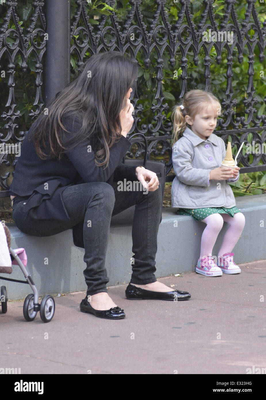 Bethenny Frankel takes her daughter Bryn Hoppy to the park and later go