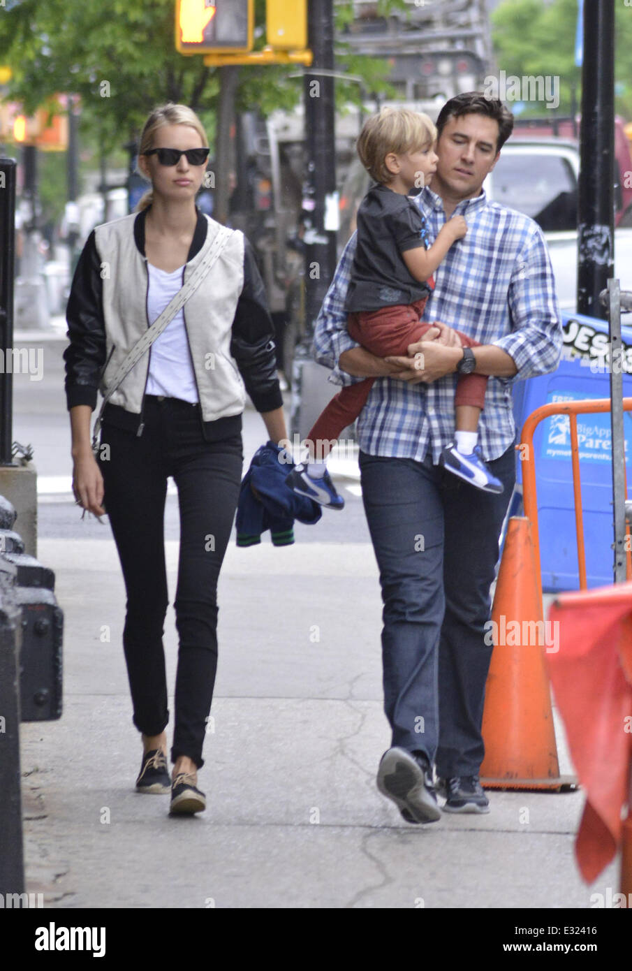 Karolina Kurkova and Archie Drury walk with their son Tobin Jack in(01)