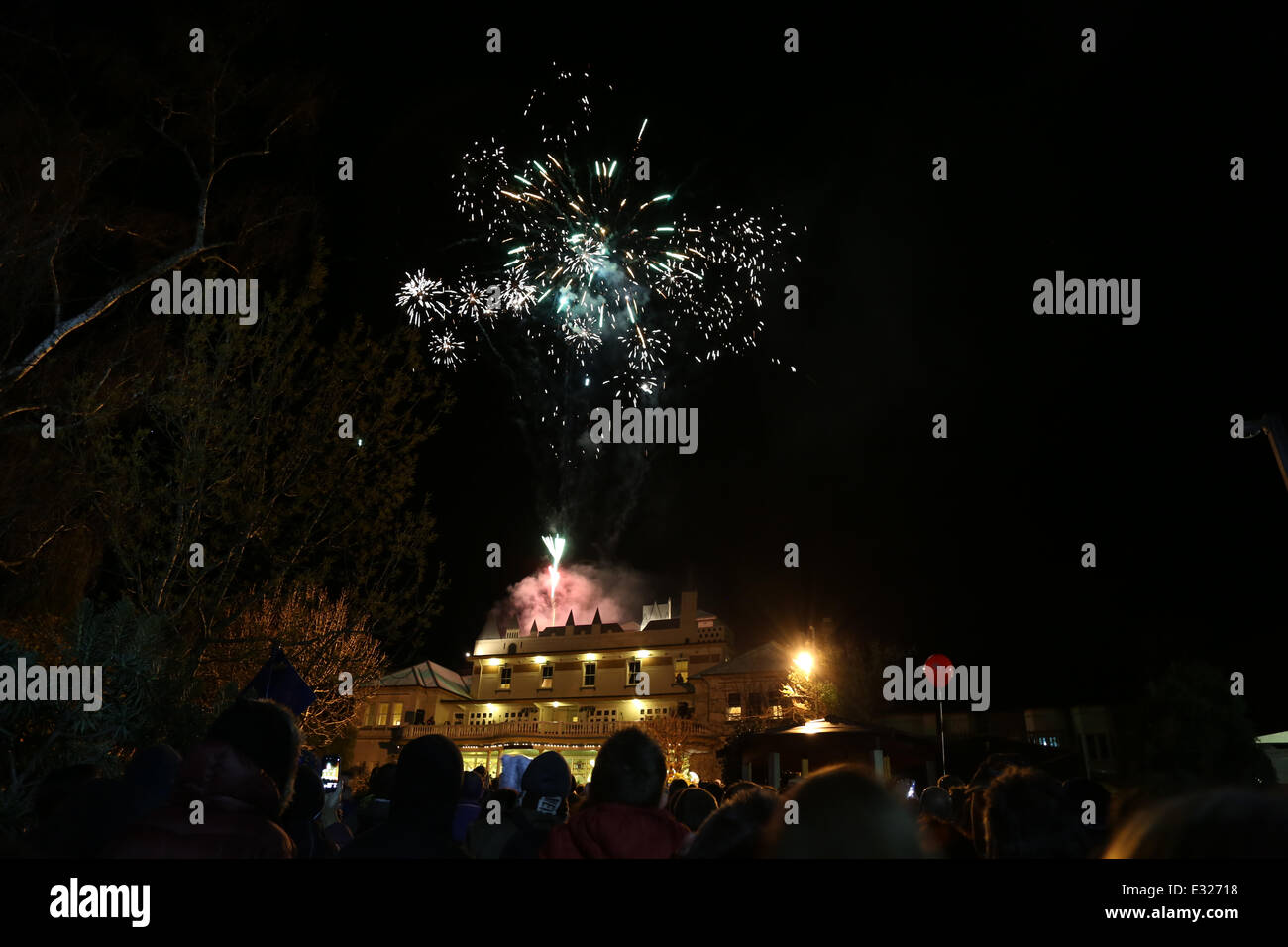 Katoomba, Blue Mountains, NSW, Australia. 21 June 2014. Crowds gather outside the Carrington Hotel in Katoomba in the Blue Mountains to watch the fireworks at the end of the Winter Magic Festival. Copyright Credit:  2014 Richard Milnes/Alamy Live News Stock Photo