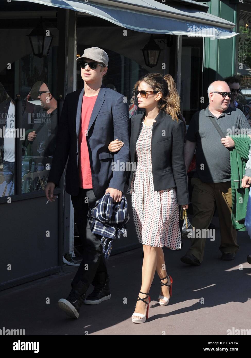 Rachel Bilson And Her Boyfriend Hayden Christensen Go For A Walk To The Croisette In Cannes As They Go To The Restaurant During The 66th Cannes Film Festival Day 6 Featuring