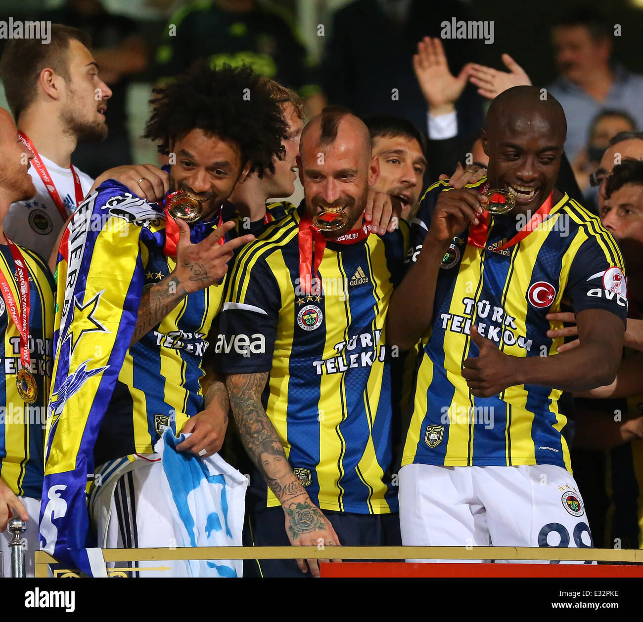 Fenerbahce players celebrate after winning the Ziraat Turkish Cup final