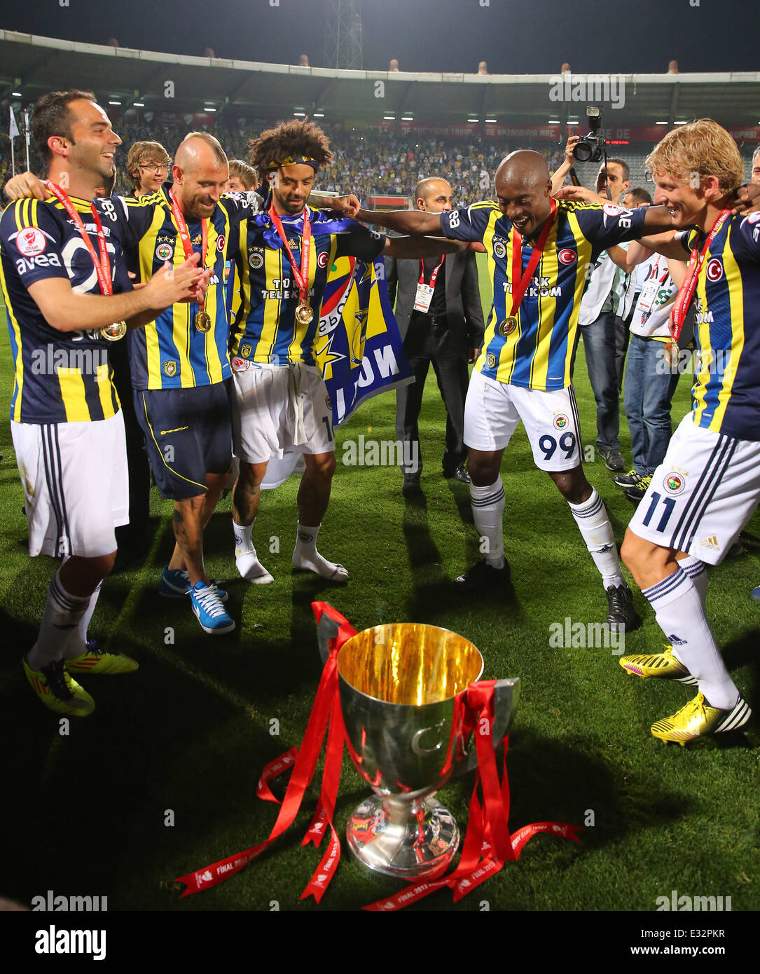 Fenerbahce players celebrate after winning the Ziraat Turkish Cup final  match between Fenerbahce ( yellow) and Trabzonspor ( blue) at 19 Mayis  Stadium in Ankara, Turkey Match Score: Fenerbahce 1 - Trabzonspor