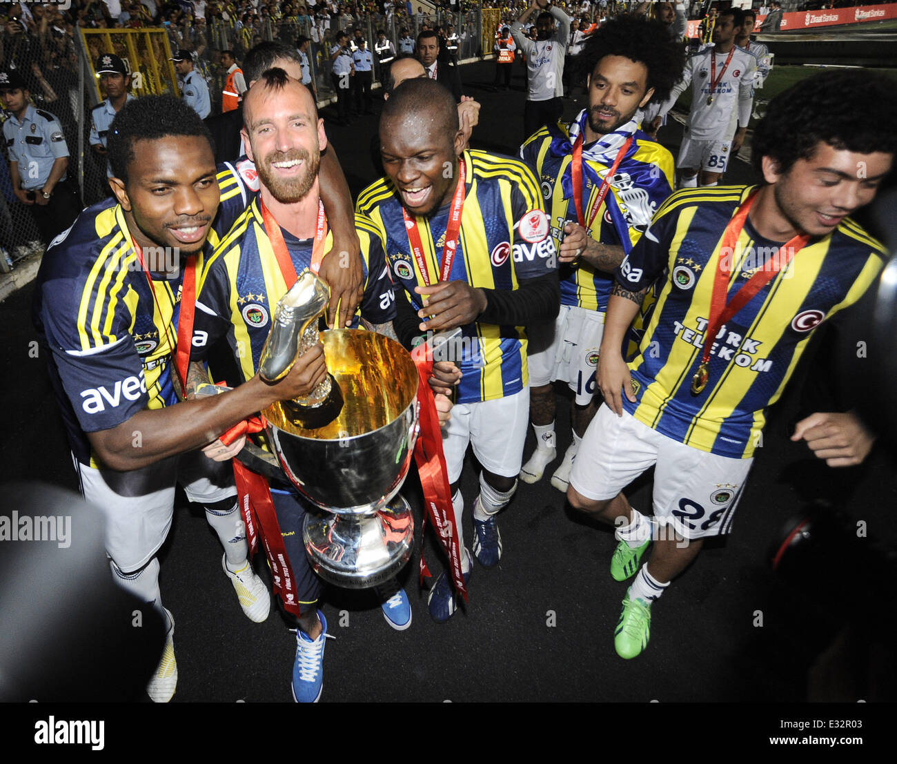 Where are they now? Fenerbahce's championship-winning team of 2010-11 –  Caged Canaries of Istanbul