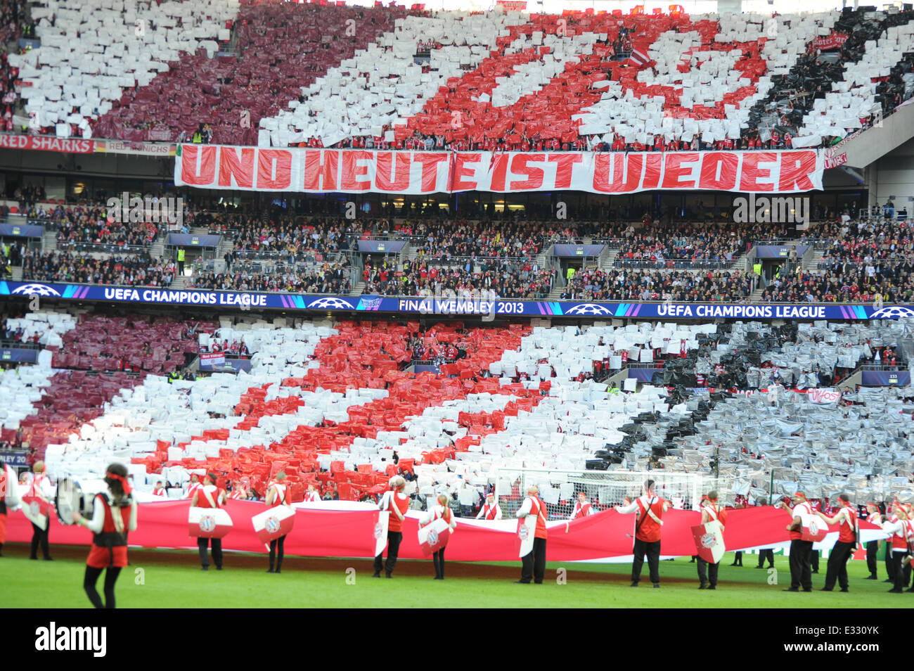 The 2013 UEFA Champions League Final at Wembley Stadium between FC Bayern  Munich and Borussia Dortmund Featuring: Fans Where: L Stock Photo - Alamy