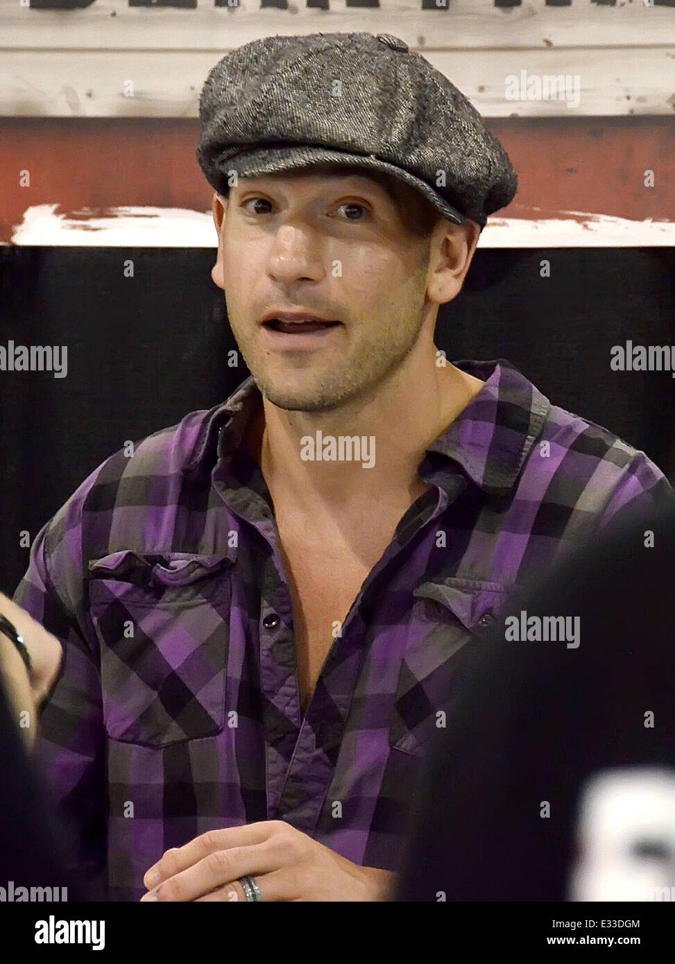 Get The Inside Scoop: Jon Bernthal'S Commanders Camp Experience - 8hxzzt0