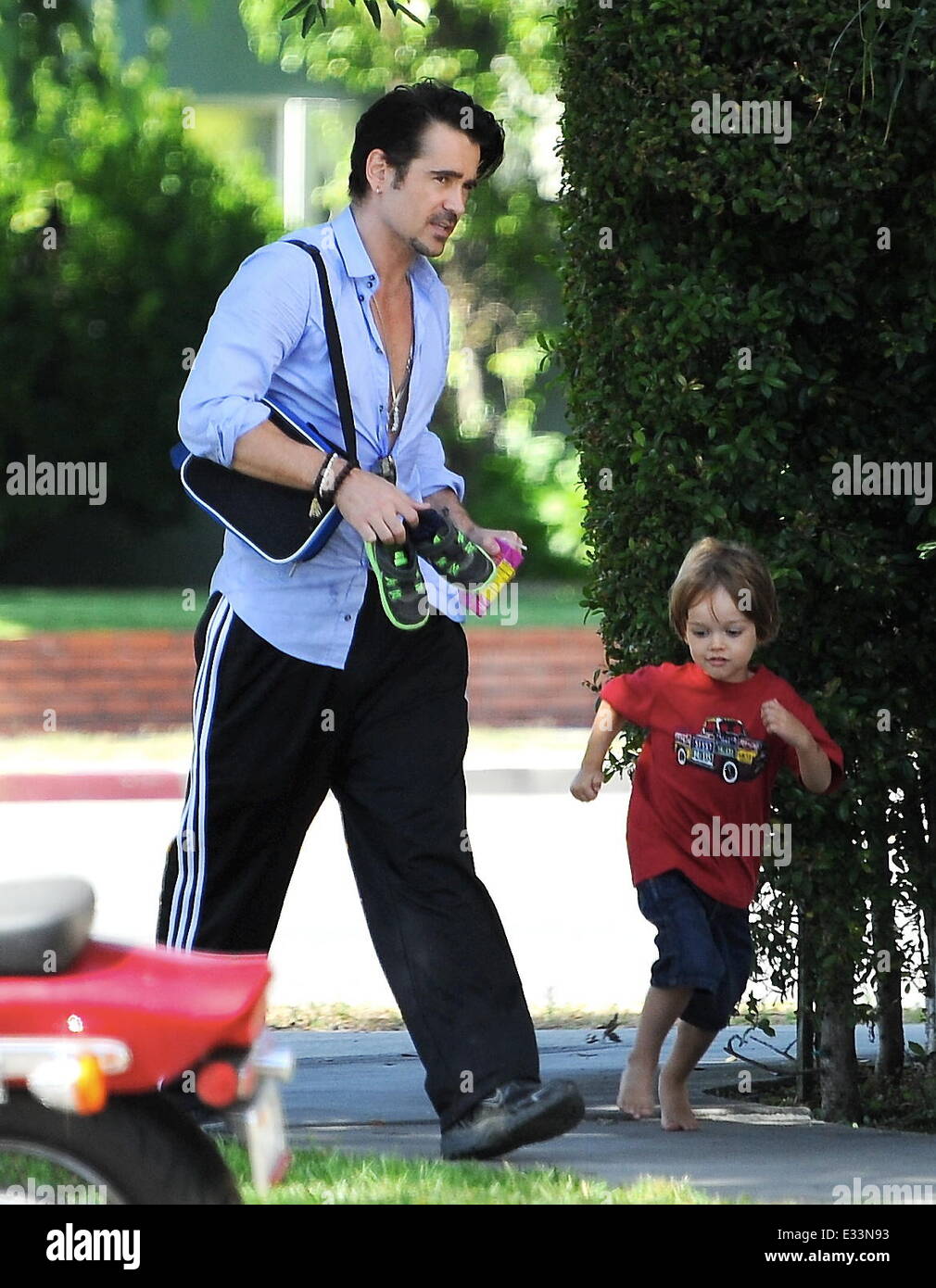Colin Farrell picks up son Henry from school in Studio City Featuring: Colin  Farrell,Henry Farrell Where: Los Angeles, California, United States When:  06 Jun 2013 Stock Photo - Alamy