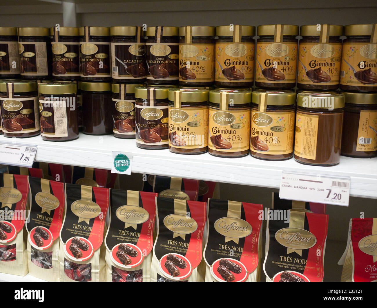 Rome chocolate shop interior hi-res stock photography and images - Alamy