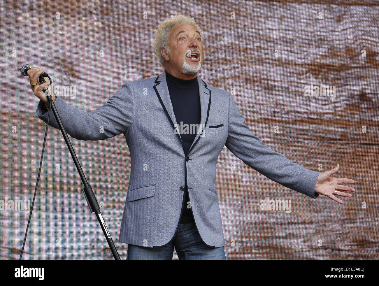 Tom Jones and Jools Holland performs at ONE agit8 at the Tate Modern