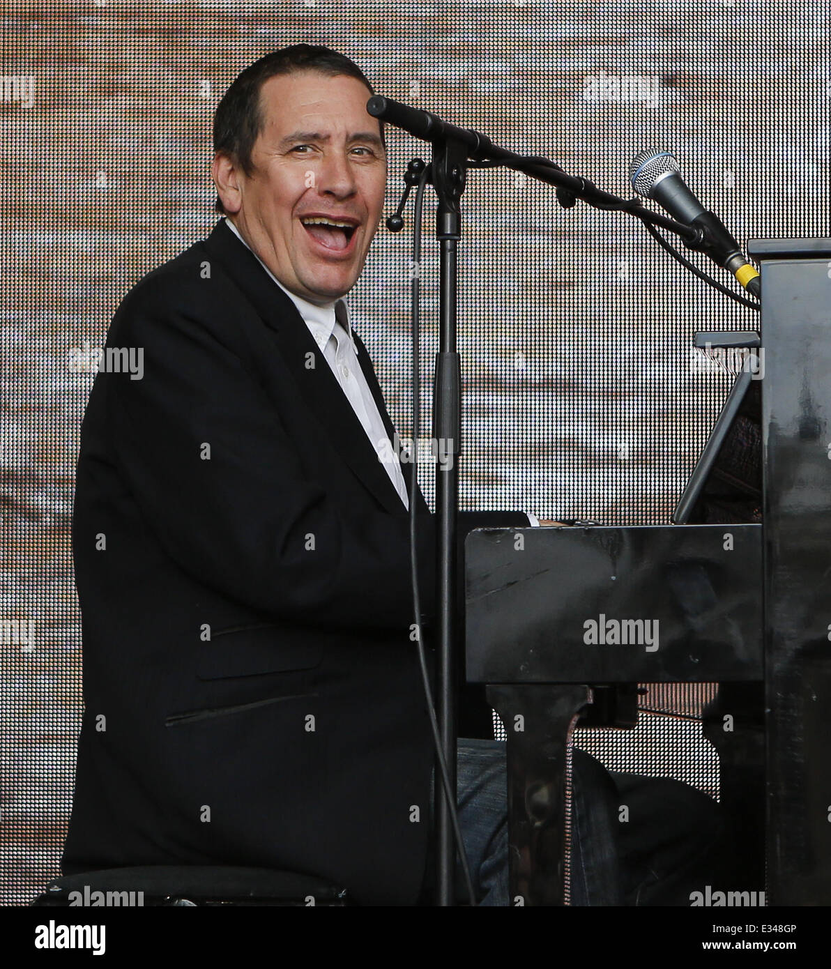 Tom Jones and Jools Holland performs at ONE agit8 at the Tate Modern
