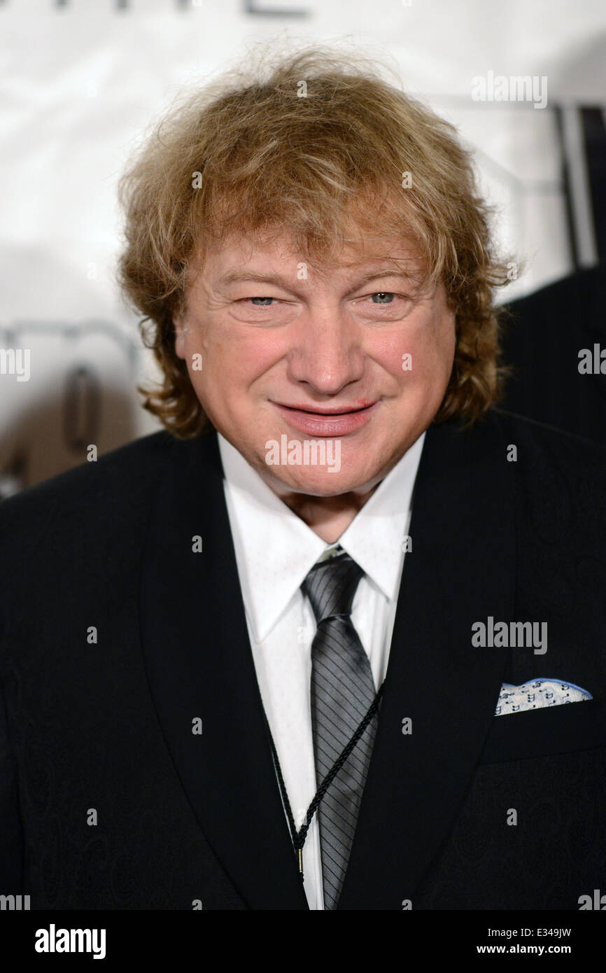 44th Annual Songwriters Hall of Fame Red Carpet Arrivals Featuring