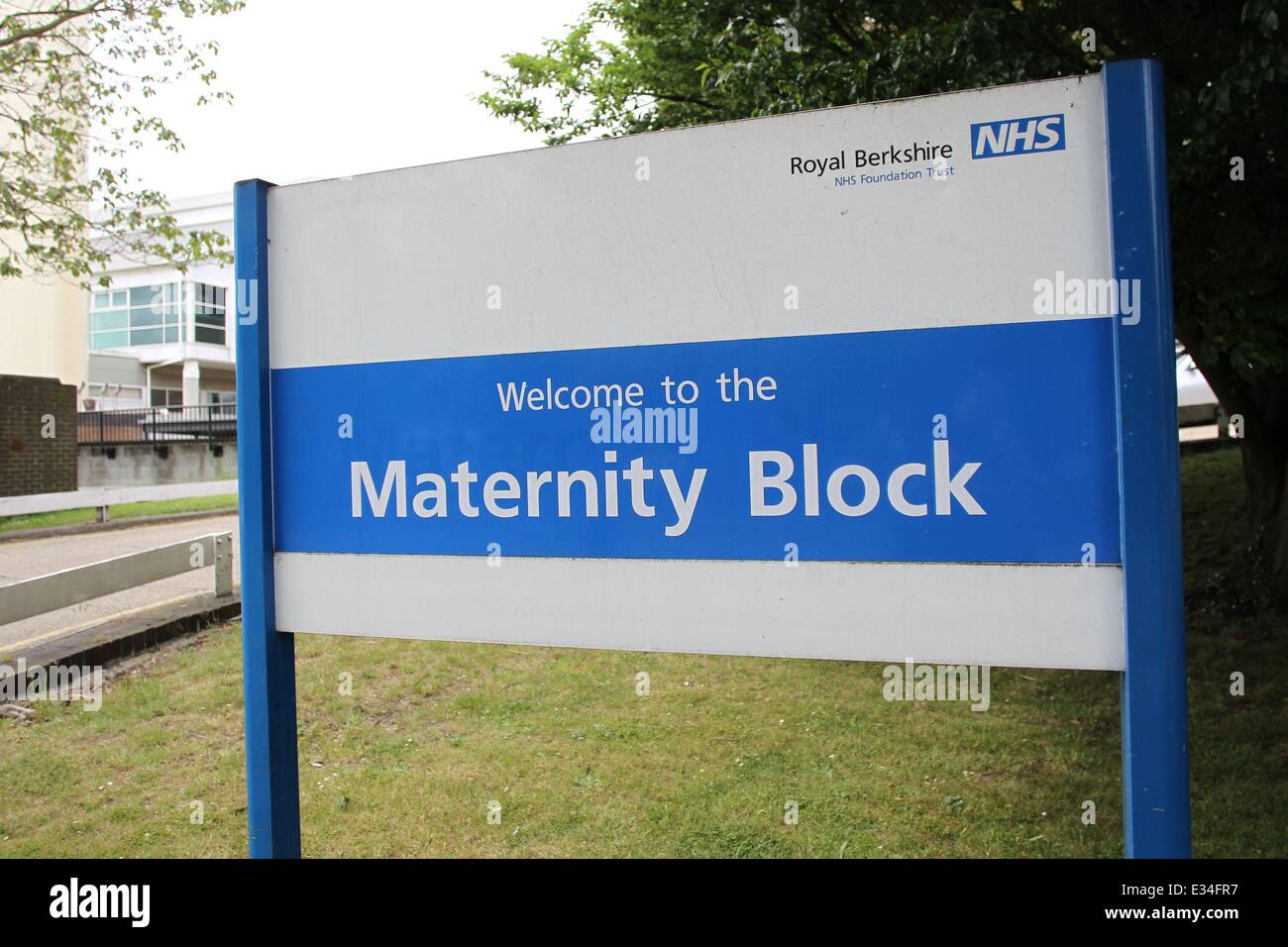 Hospital sign maternity hires stock photography and images Alamy