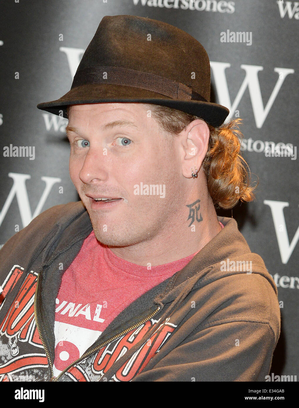Corey Taylor signs copies of his new book Corey Taylor signs copies of his new book
